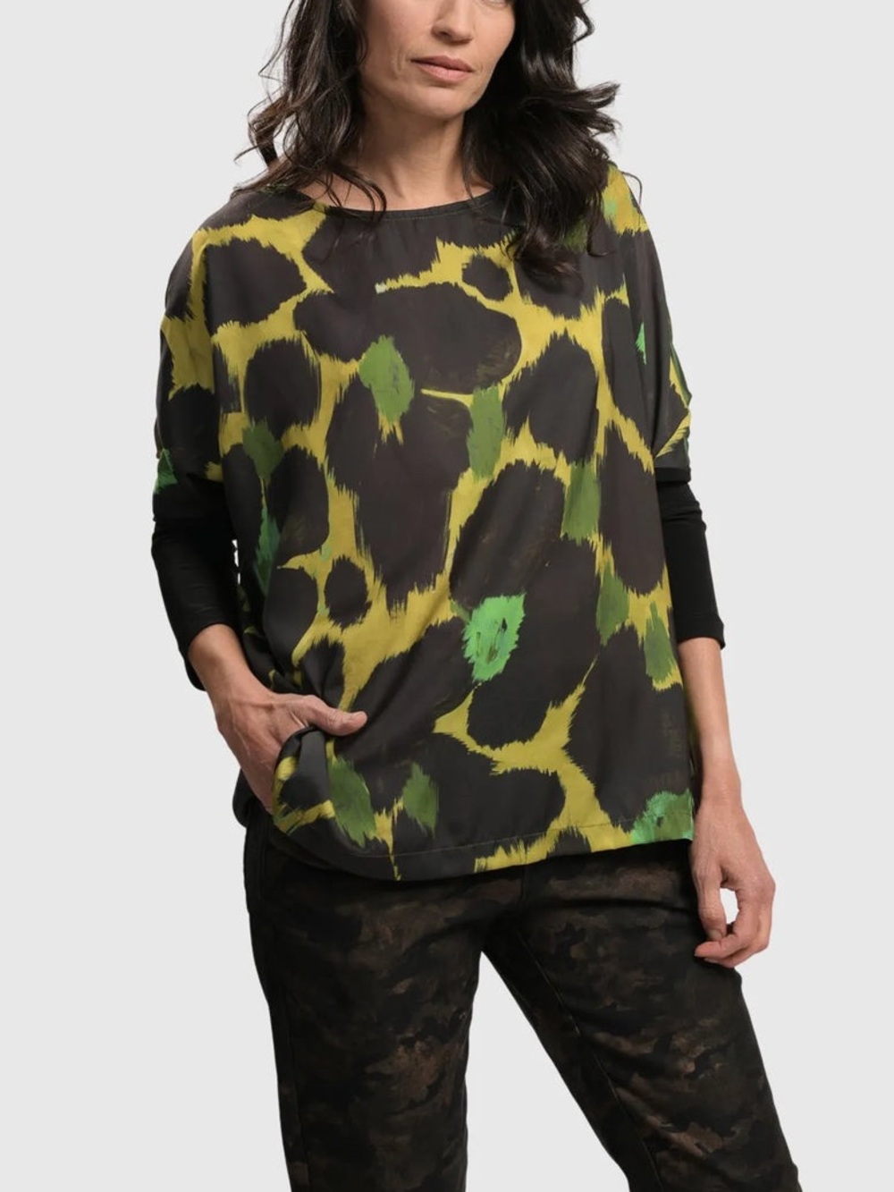 Alembika Olive Martini Boxy Tee Top Green Mixed Media size Small